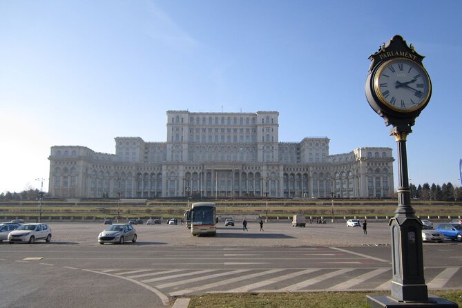 Relics of Communism: 3-Hours Walking Tour (Small groups) - Unirii Square and Unirii Boulevard: building a new center on purpose