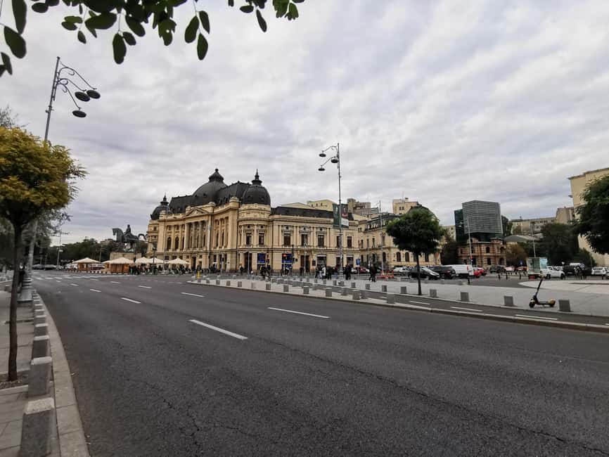 Small group Hop-on Hop-off Bucharest City Tour by minivan - Village Museum (Muzeul Satului): 40 minutes of traditional Romania