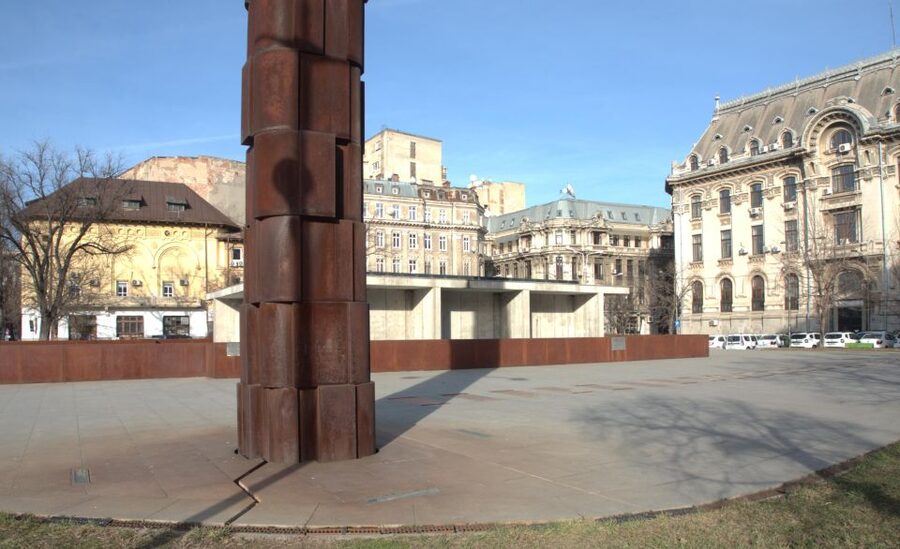 The Jewish heritage of Bucharest - half day walking tour - Avraham Kosher break: quick snacks, not a food tour