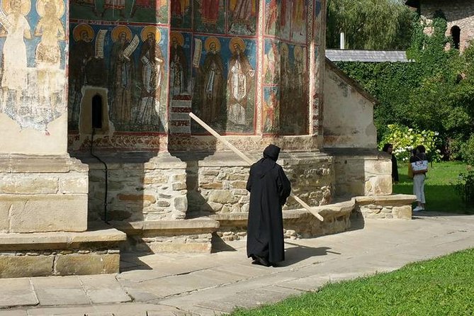 Transylvania & Bucovina Private Tour - 6 days - Bran Castle and Rasnov Fortress, then Sibiu’s bridge, stairs, and towers