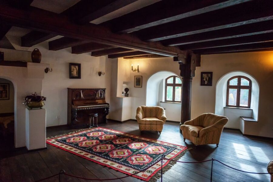 Transylvania Tour: Dracula's Castle, Peles Palace & Brasov - Peleș Castle: New-Renaissance royalty and what to do on closed days