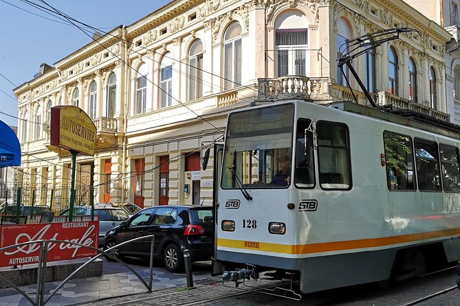 Unhealthy Food Tour of Bucharest – 4 hours - Lupa Capitolina Monument to New St. George’s Church: warm up with real landmarks