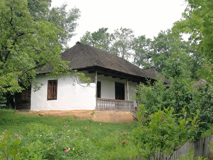 Village Museum Bucharest Guided Tour - Two hours in Bucharest, what you actually get