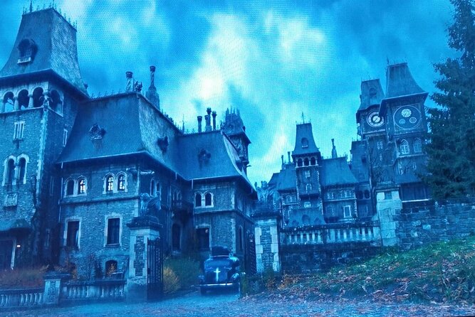 Wednesday Adams Family - Visit 6 filming locations, Private tour - Wednesday filming locations, without the guesswork